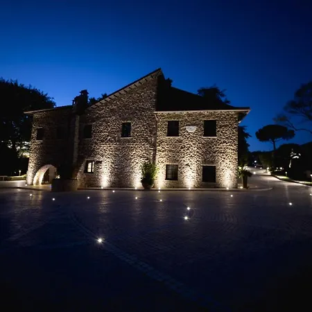Resort Antico Borgo Molino 7cento Vicino Ai Giardini Di Ninfa