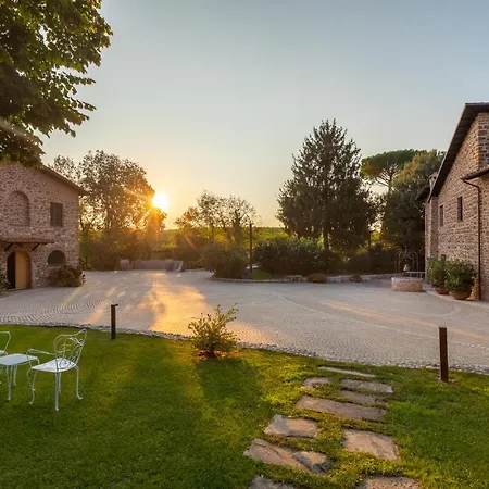 Resort Antico Borgo Molino 7cento Vicino Ai Giardini Di Ninfa