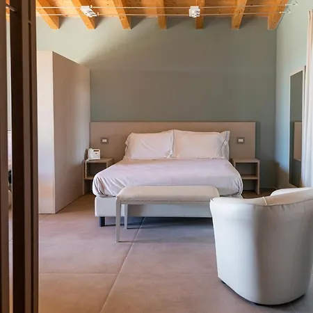 Resort Antico Borgo Molino 7cento Vicino Ai Giardini Di Ninfa *