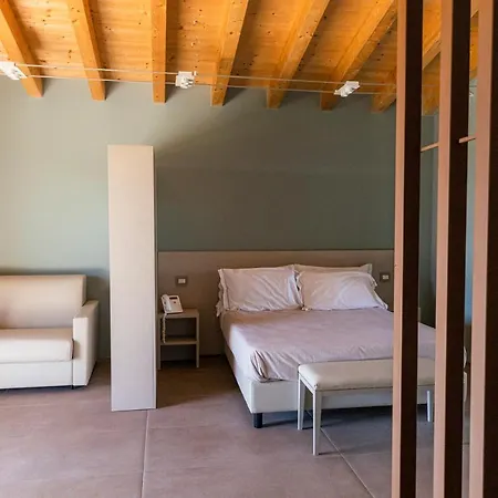 Antico Borgo Molino 7cento Vicino Ai Giardini Di Ninfa Resort *